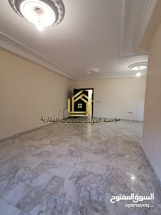 شقة مميزة - ضاحية الرشيد - 4نوم 2ماستر - 250م - قرب الخدمات العامة