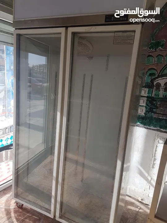 يوجد لدينا عدة مطعم معجنات للبيع بسعر حرق