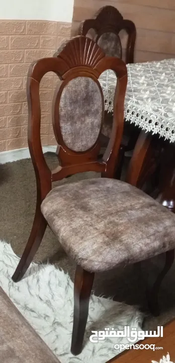 طاولة سفرة (مستعمل بحالة جديدة)