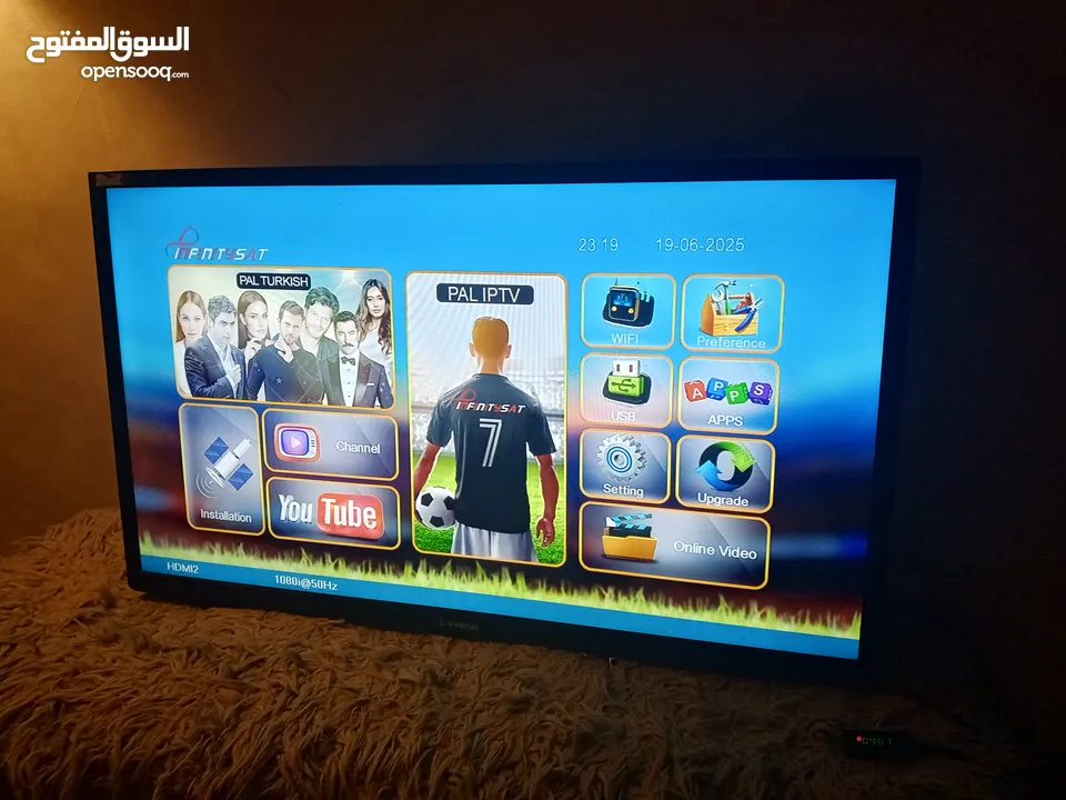 شاشة اي ڤيو حجم 40 انش بحالة ممتازة