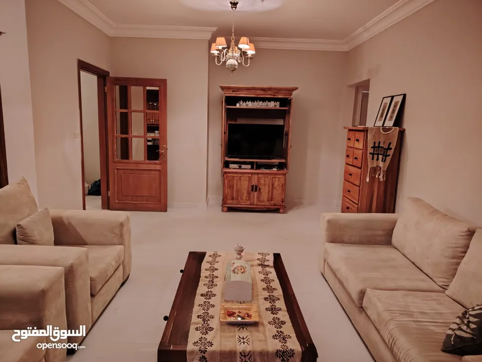 شقة مميزة للبيع في عبدون - طابق ثالث