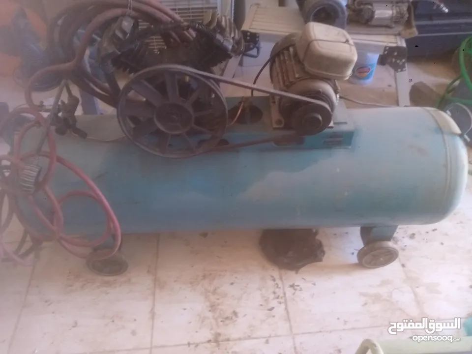 عده محل بناشر بحاله جيده