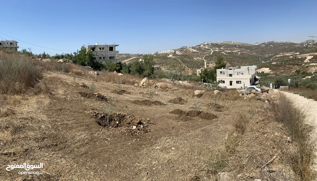 قطعة ارض للبيع في بلدة صرة