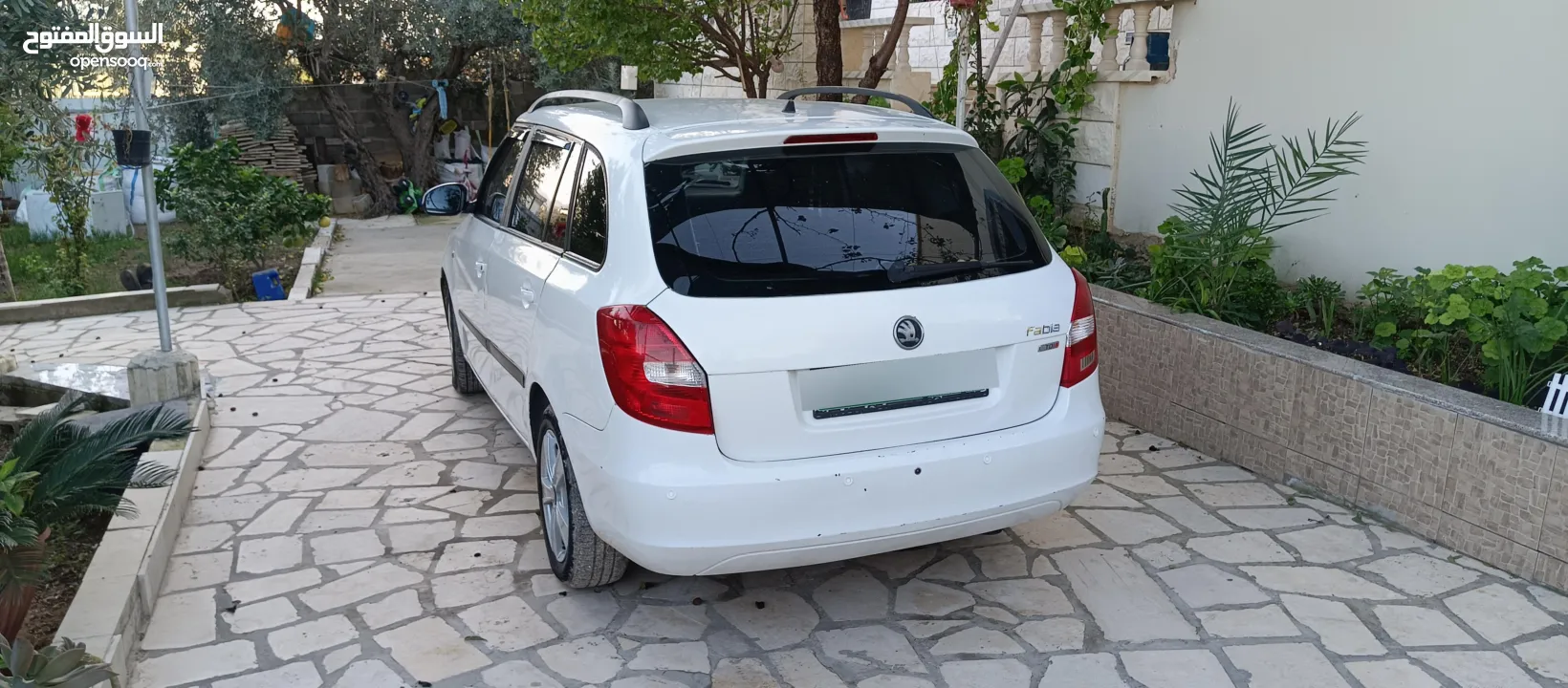 سكودا فابيا 2012