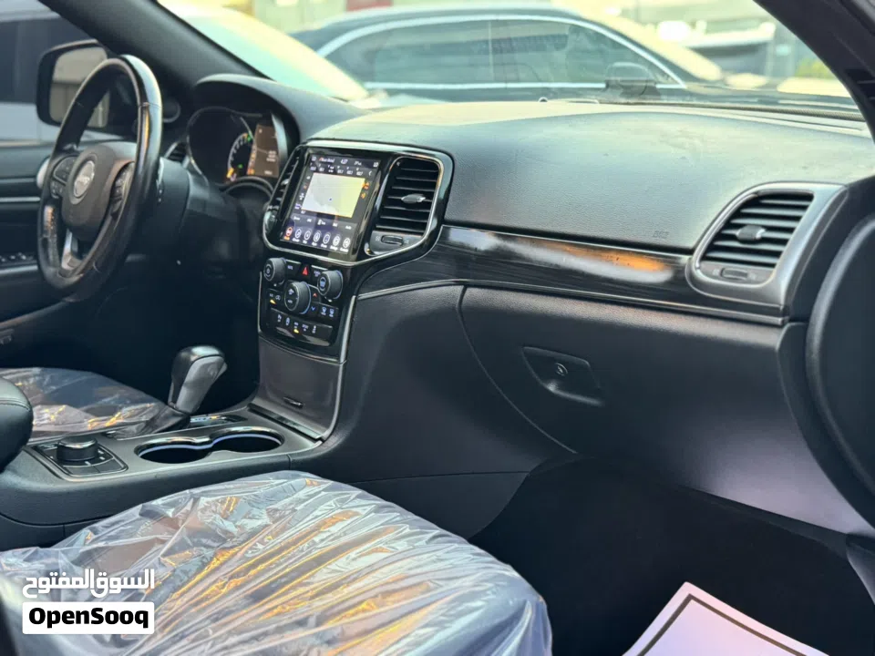 جيب غراند شيروكي 2020 كلين تايتل بحالة الوكالة التامة وسعر عرض ممتاز.