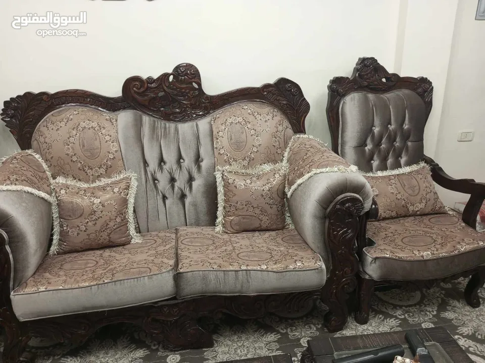 كنب بحالة الوكالة