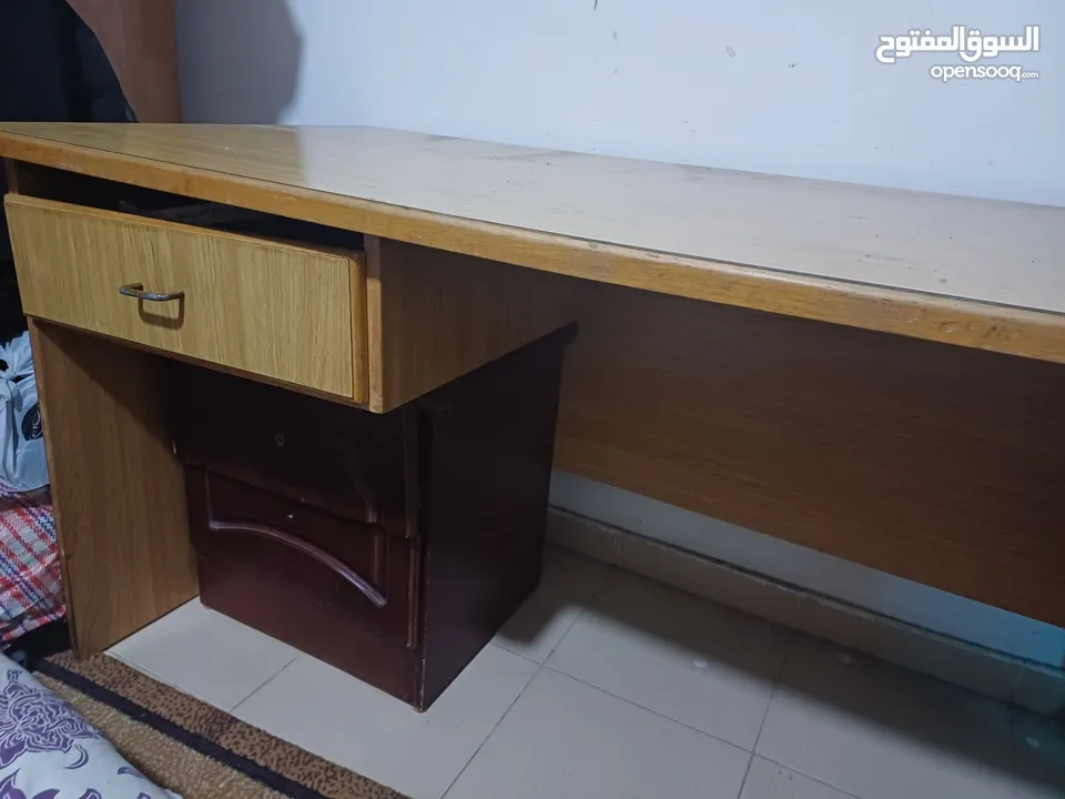 مكتب خشب لاتيه