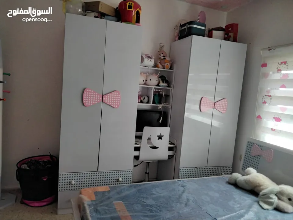 غرفتين نوم مستعمله وحده شبابي ووحده بناتي مع فرشاتهن استعمال خفيف جدا خشب لمنات