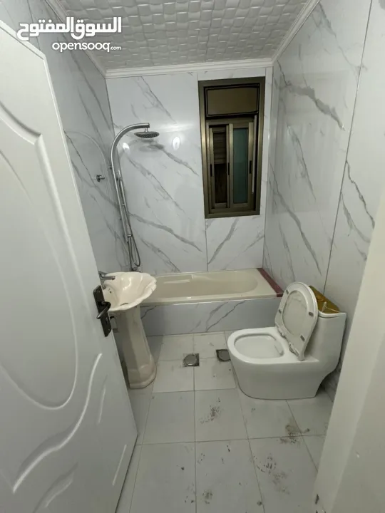 الشقة للبيع في رام الله / عين مصباح . الموقع عين مصباح / قرب جامعة القدس المفتوحه طابق اول