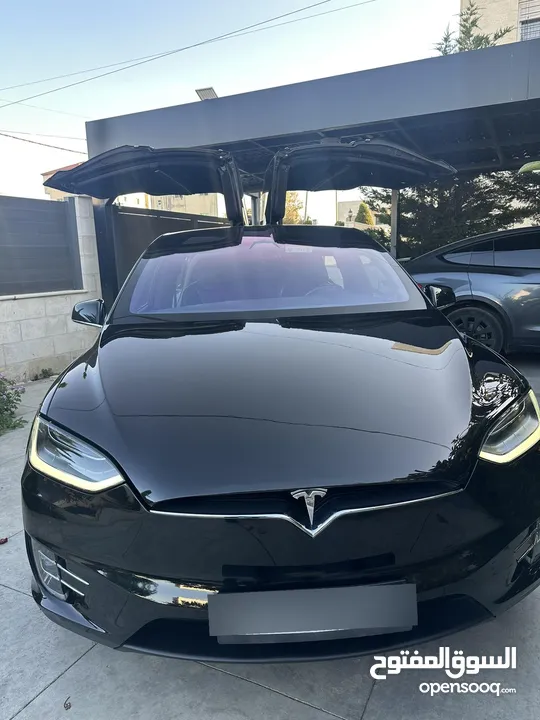 Tesla Model X وارد الشركة مميزة جدا