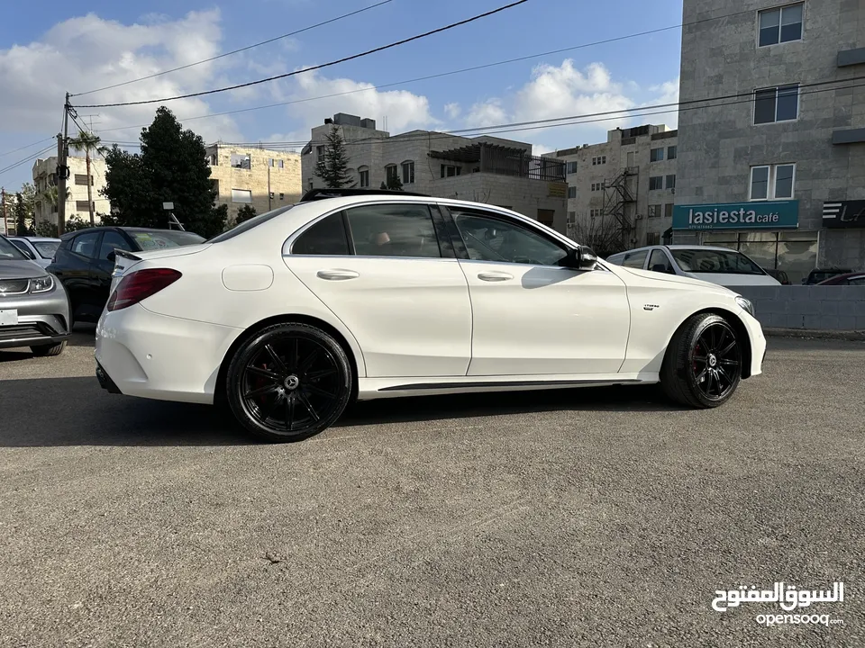 مرسيدس C63 للبيع بسعر مغري