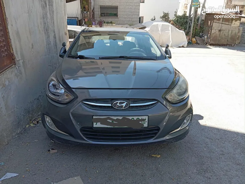اكسنت ديزل اربعه غيار اوتوماتيك موديل 2012 بحاله ممتازه