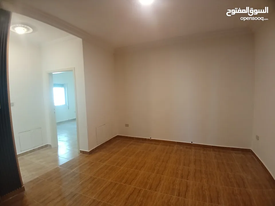 شقه فارغه للايجار سوبر ديلوكس في الجبيهه حي الريان
