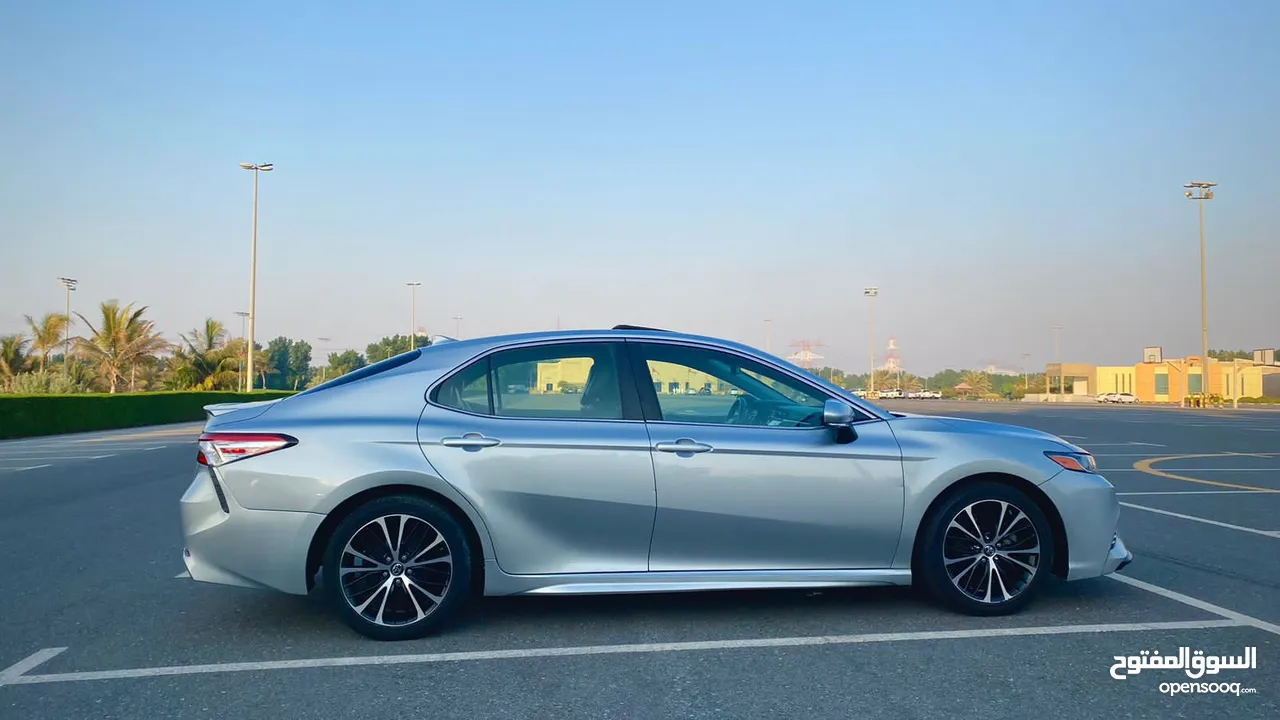 2018 Toyota Camry Limited Hybrid