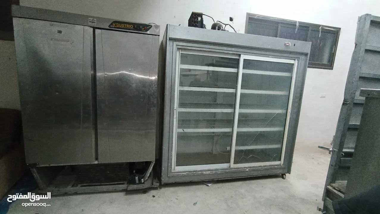 عدة مطعم بحالة ممتازة