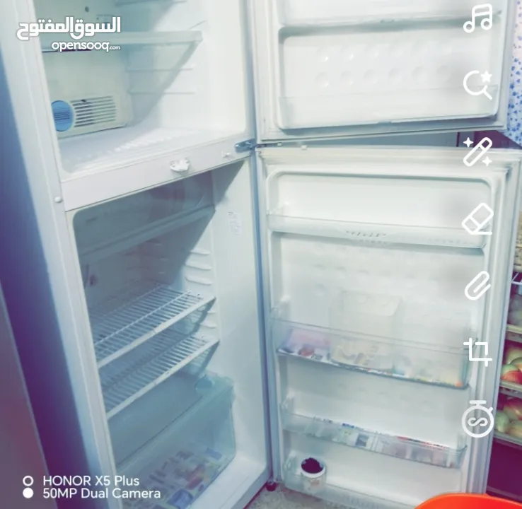 تلاجه شارب بحالة جيدة جدا