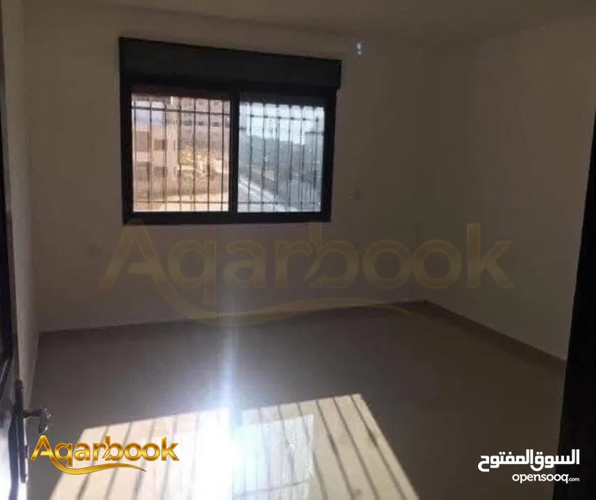 شقة مطلة غير مفروشة للايجار مناسبة للعرسان