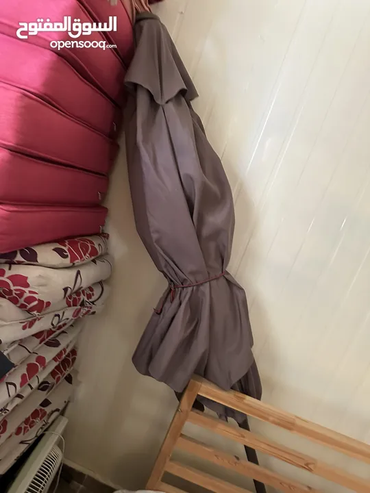 طاوله مع كراسي للحديقه