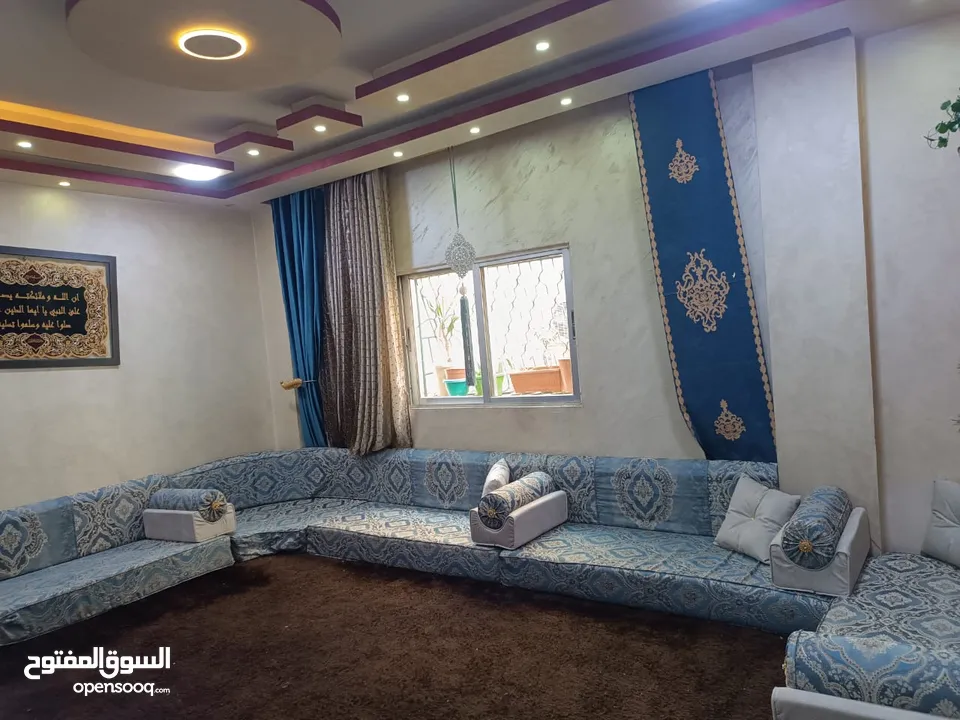 للبيع جلسة عربيه جديده إستعمال شهر