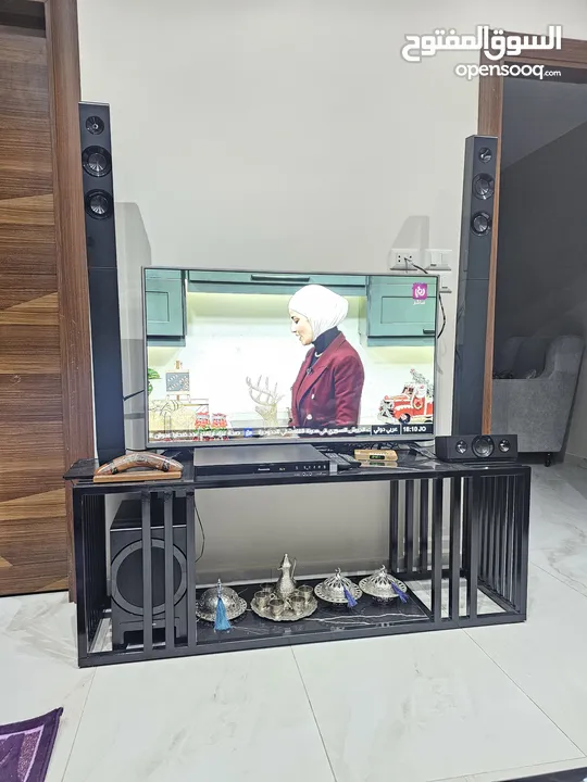 طقم كونرا مواصفات خاصه مع طاولة وسط وطاوله تيلفزيون جديد غير مستعمل نهائي