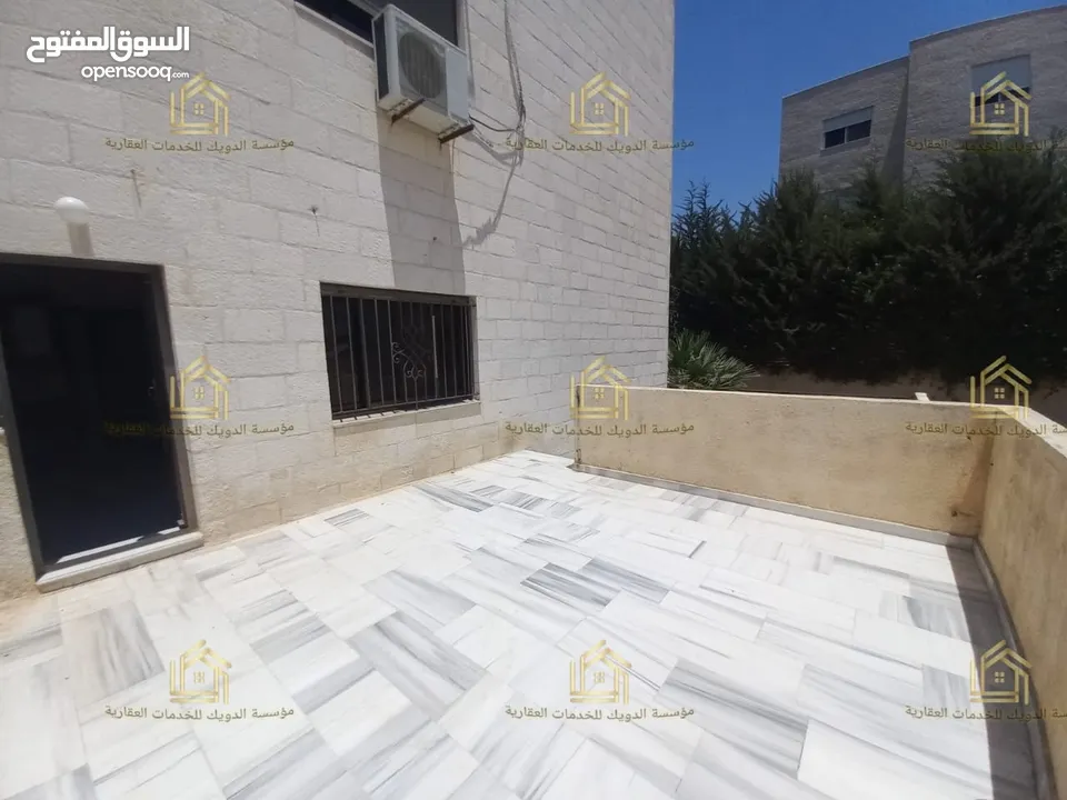 شقة سوبر ديلوكس ارضي مع حديقة وترسات مدخل مستقل