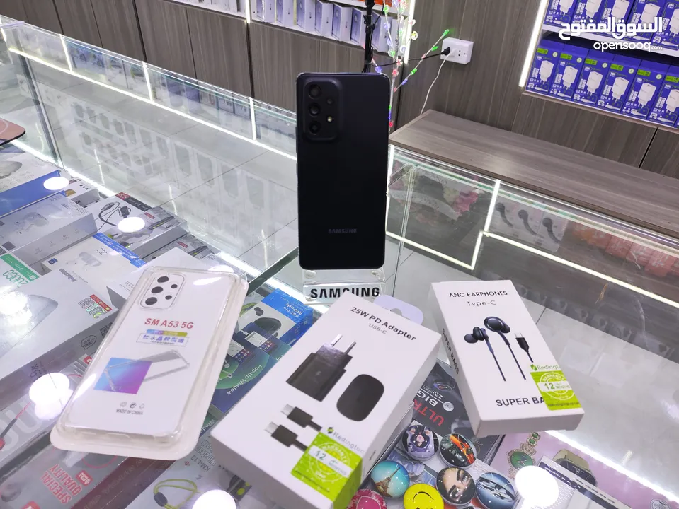 يتوفر جهاز Samsung A53 وكالة بدون كرتونه معه بكج هدية جيجا 128 رام 16