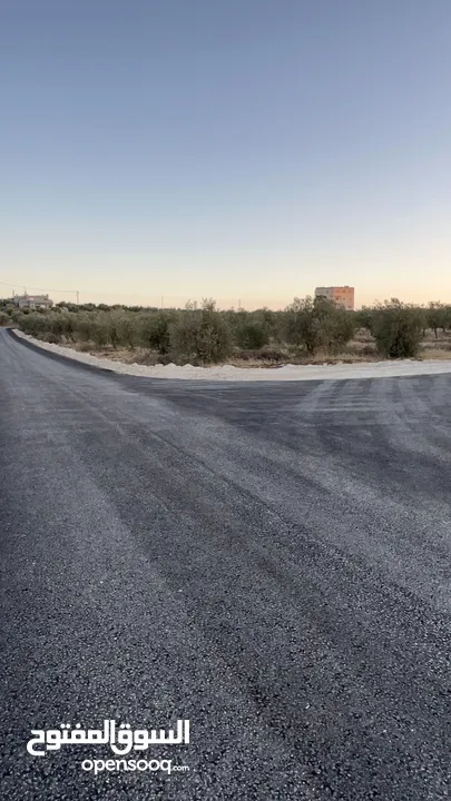 ارض للبيع في حسبان قريبة من شارع المطار ومرج الحمام على شارع مأدبا الغربي قريبة من الجامعة الألمانية