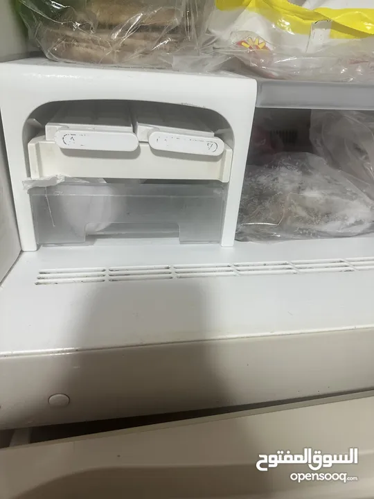 ثلاجة شارب