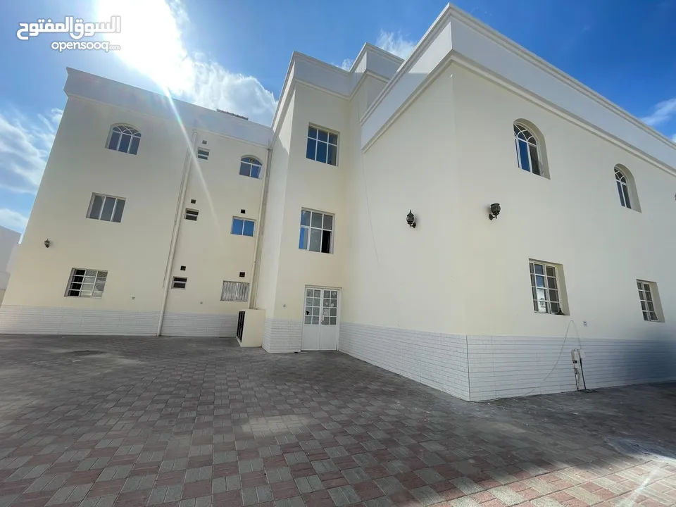 3 Bedroom Apartment in Azaiba for rent  شقة 3 غرف للايجار في العذيبة