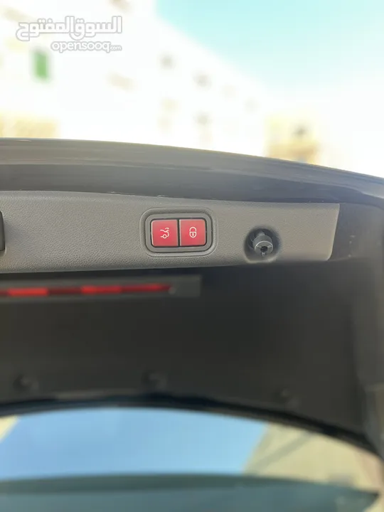 Mercedes-Benz E200(2017)