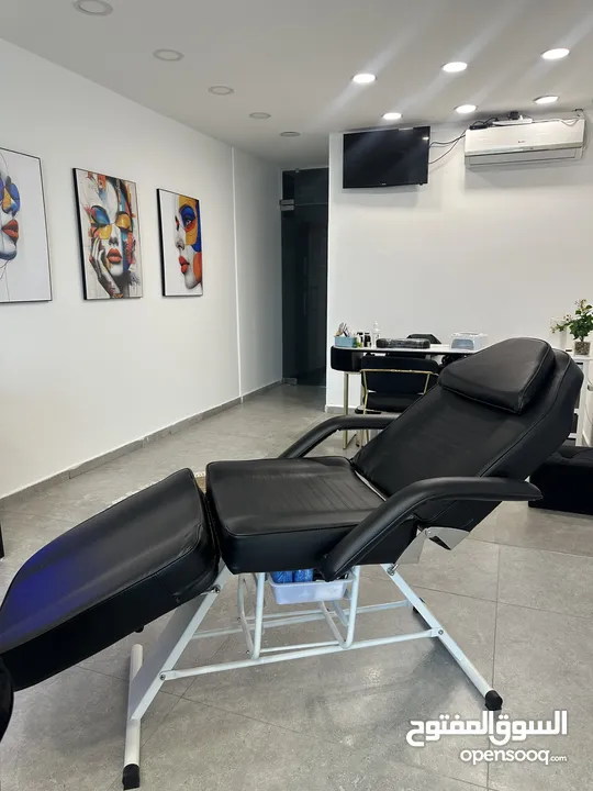 سرير للبشرة، الليزر، المساج، الحجامة، رموش