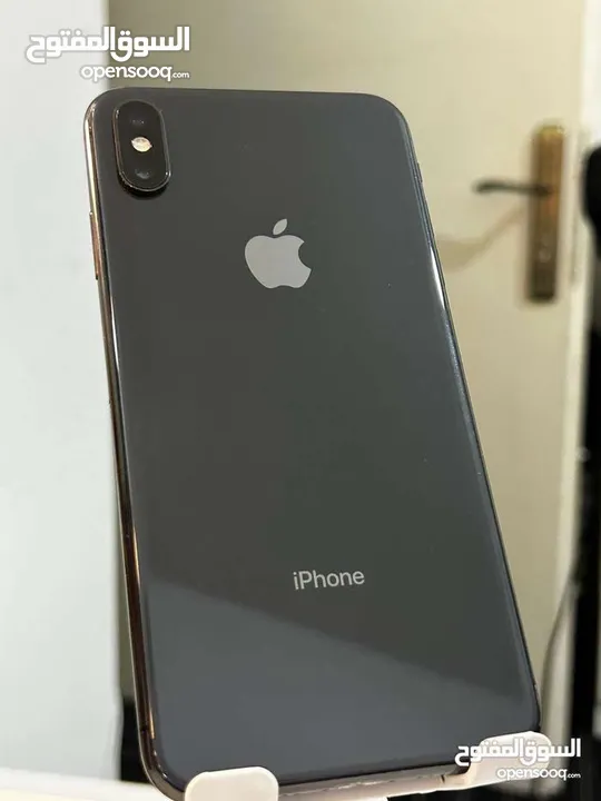 ايفون xsmax وتر بروف ولا شخط للبيع للبيع او للبدل