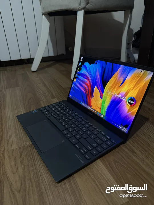 اللابتوب الفخم ال Zenbook شاشه OLED حديث