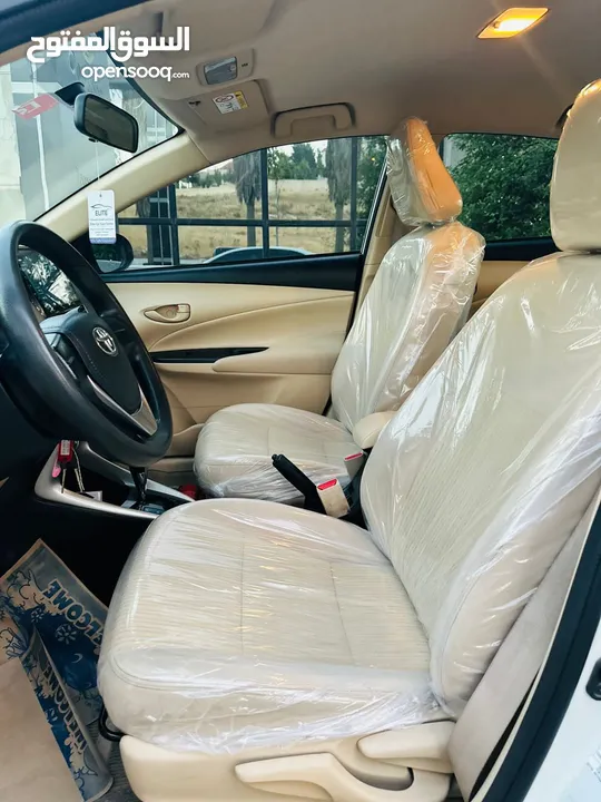 تويوتا يارس 2019   ماتور 1500cc بسعر 11500 دينار  الشكل الجديد فحص كامل 7 جيد بدون ملاحظات او قصعات
