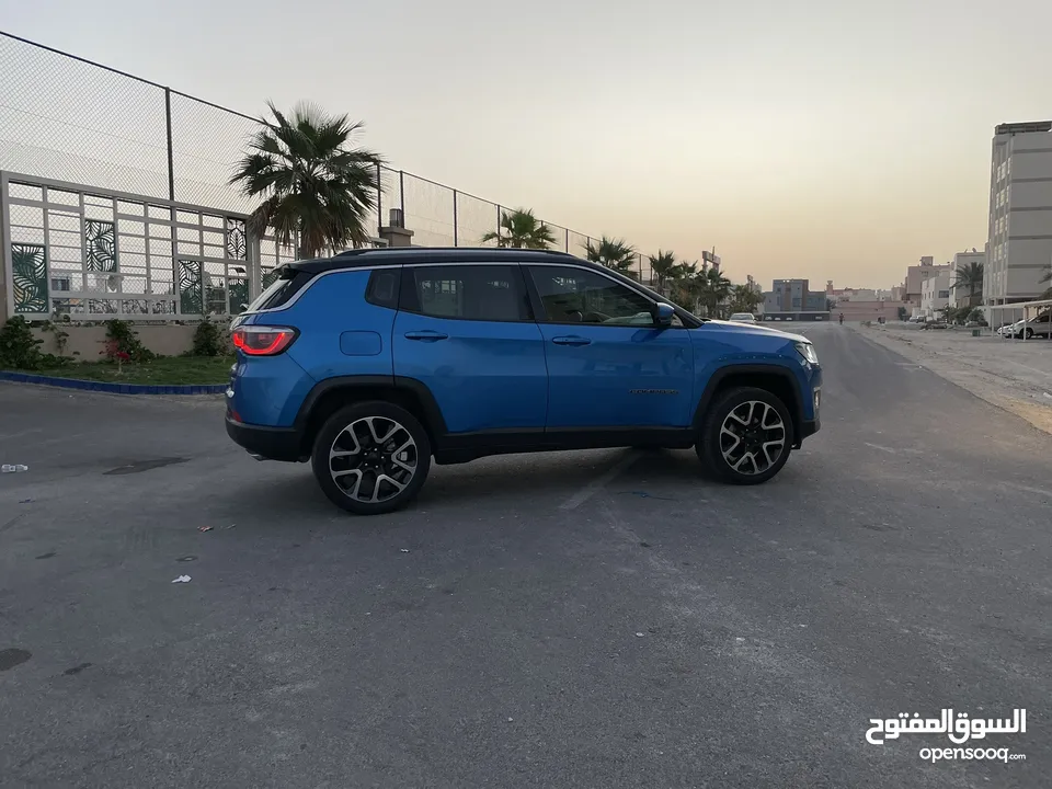 JEEP COMPASS LIMITED 4X4 Panoramic Sunroof with Ventilated memory function both electric seats