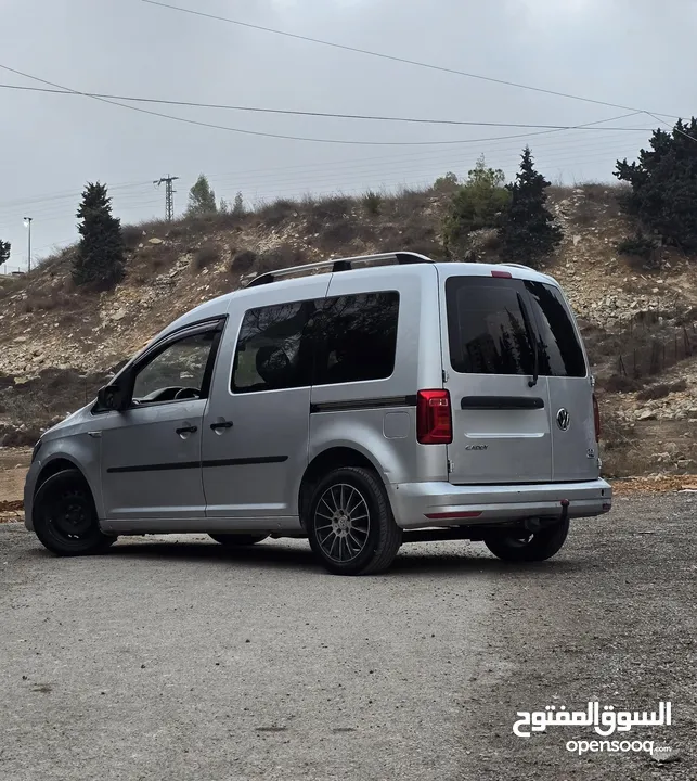 كادي 2016 - ماطور 2000 ديزل - 7 مقاعد - ترخيص وتامين ساري المفعول - بحاله ممتازة جداً - فحص ممتاز