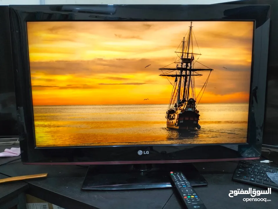 LG TV 32" Inch + Google Chromecast تليفزيون ال جي 32 بوصة مع جوجل كرومكاست