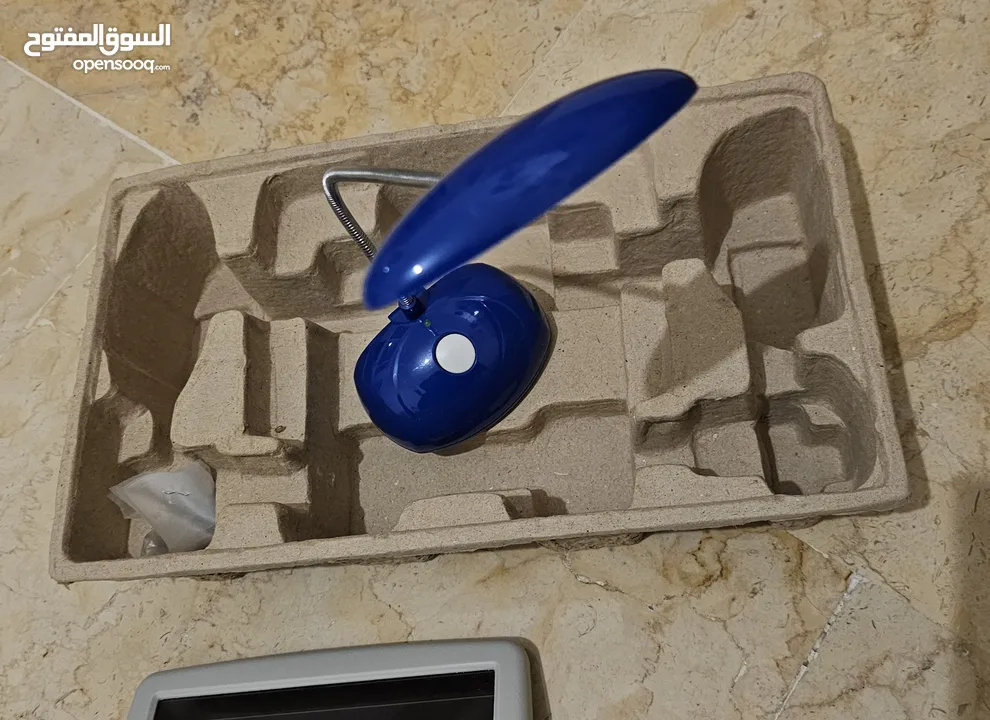 مصباح القراءة LED بالطاقة الشمسية