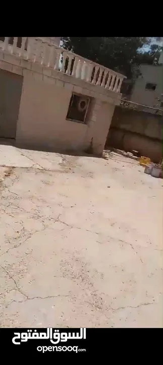 بيت مستقل   طابقين مع شقه ايضافي مع بير مي