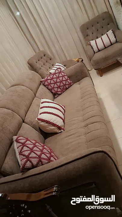 طقم كنب بحاله ممتازه