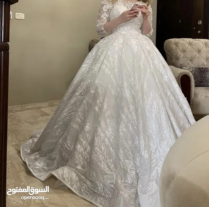 فستان ابيض زفاف