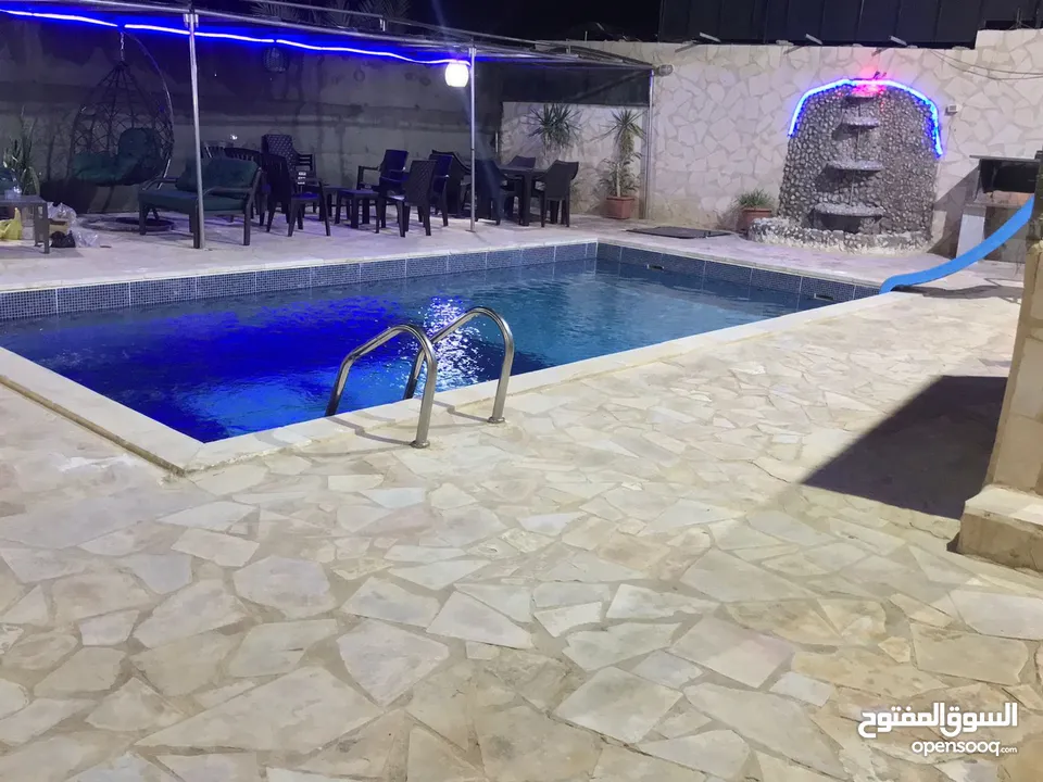 شاليهات استثمارية مميزة جدا عدد2 للبيع بسعر مغري جدا للبيع المستعجل منطقة الغور