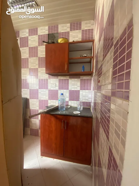 أرخص الاسعار للايجار غرفة في مدينة حمد  شامل الكهرباء و الماء بدون لميت مفتوح في بيت