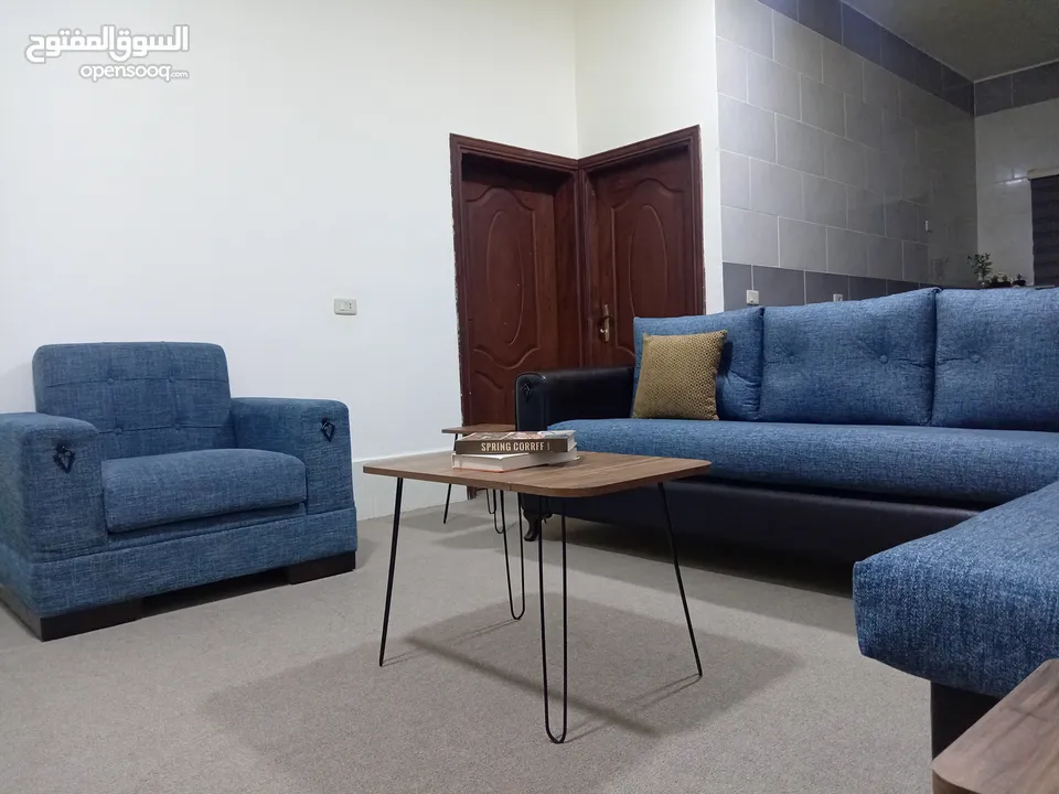 طقم كورنر امريكي بحالة الوكاله استعمال خفيف جدا للبيع بسعر مغري