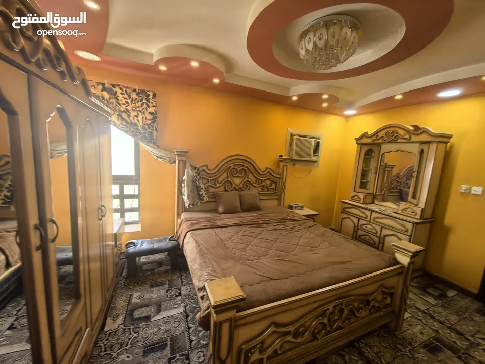 للبيع شقة سكنية سكنية اطلالة بحرية في الطابق الرابع منطقه ام الحصم