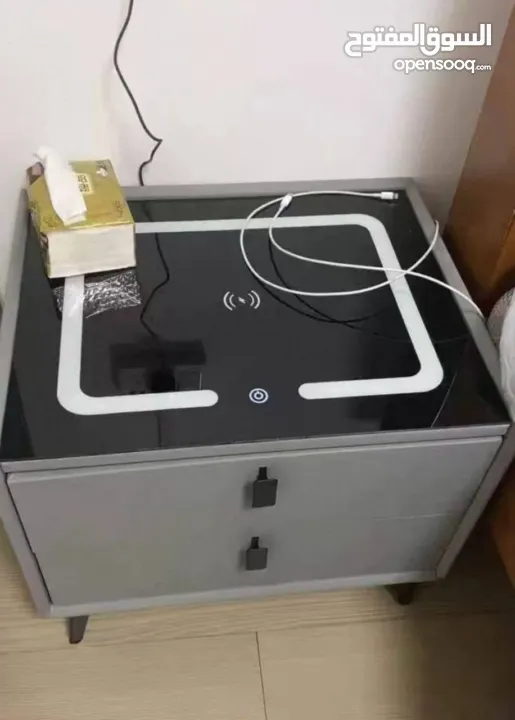 كومادينة ذكية بدرجين و ثلاث ادراج واضاءة وخزنة 3 الوان