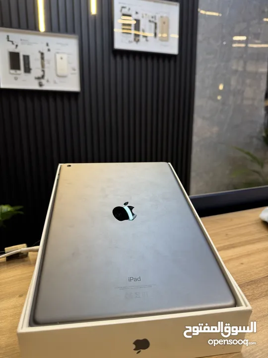 بحاله الوكاله = iPad 9  الجيل التاسع  64GB Wi-Fi