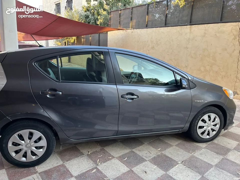 toyata prius C 2014