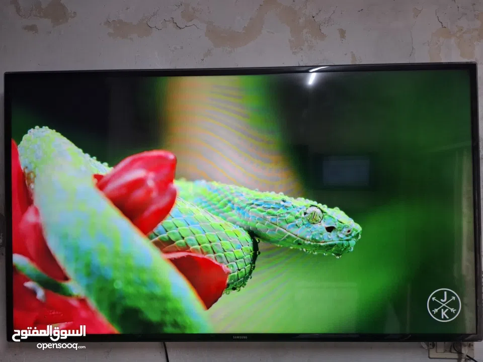 شاشات بتغيّر جو البيت كلو  أحجام بتناسب كل بيت وكل مساحة  جميع التحجام والانواع