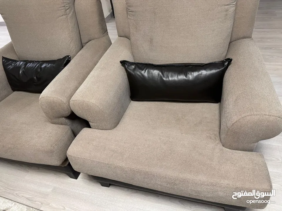 طقم ضيوف مستعمل بحالة ممتازة